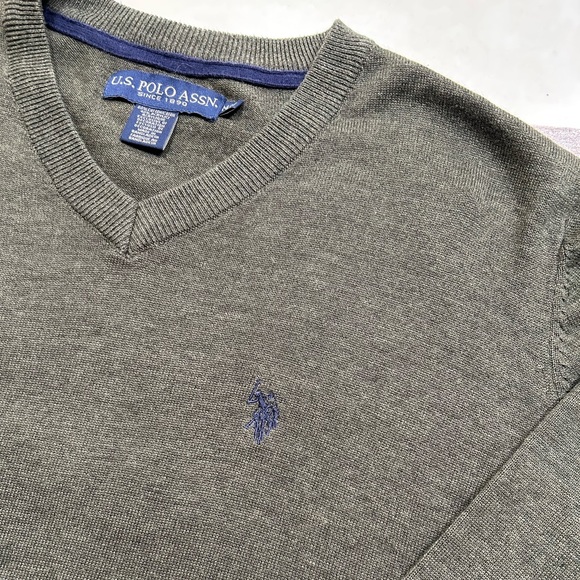 Men’s U.S Polo Assn V-neck Sweater - Picture 1 of 14